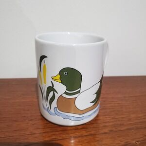 vintage ceramic mug with mallard duck image made in Taiwan, 3" dia.,‎ 3.75" high